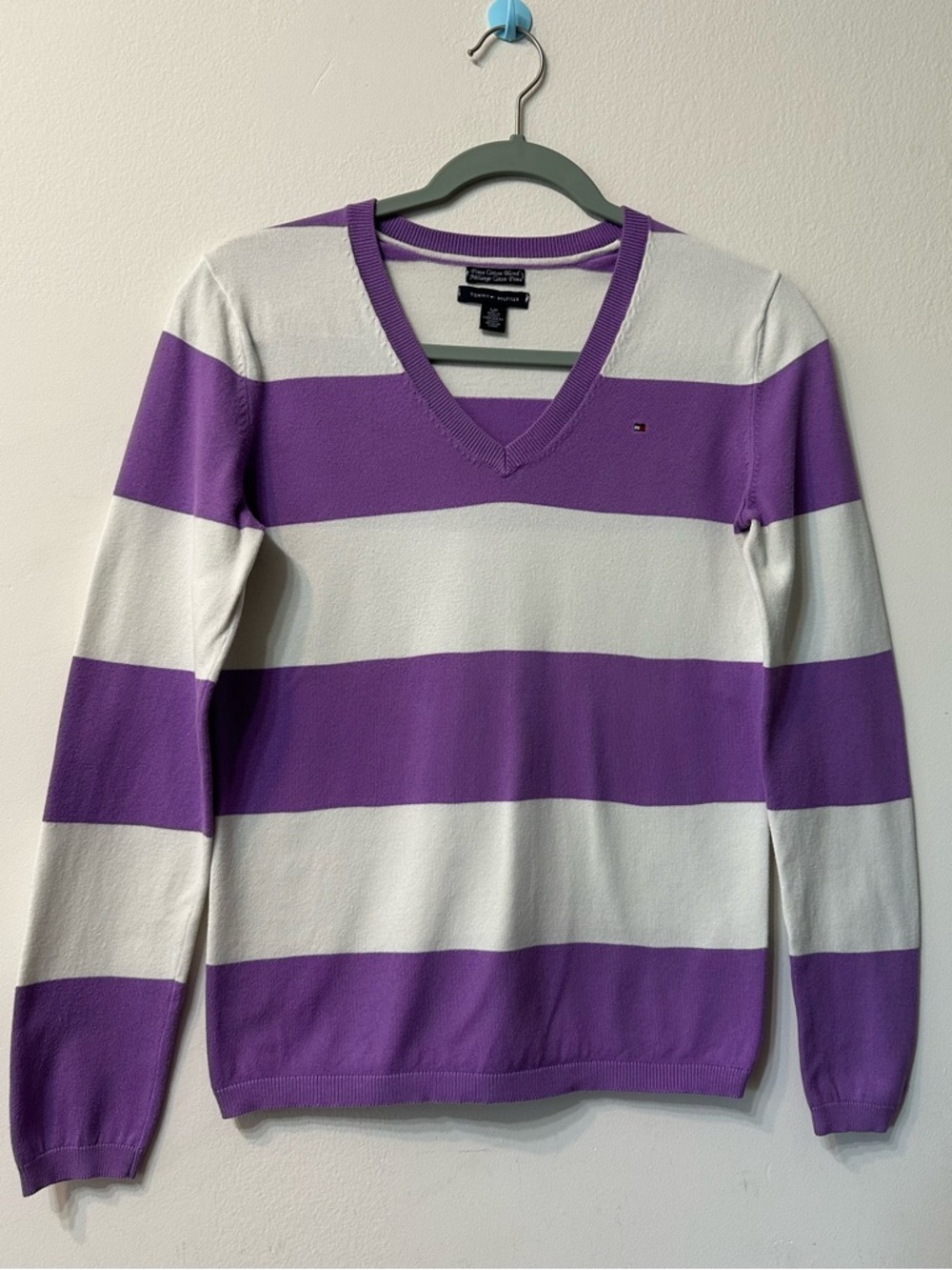 Tommy Hilfiger Purple White Striped Knit V-Neck Pullover Sweater Logo Accent S